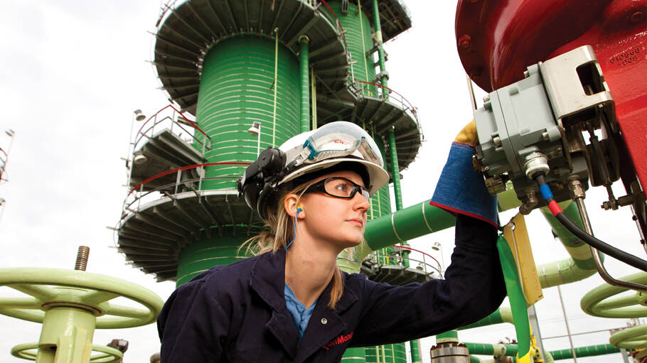 Women Building Futures in energy trades